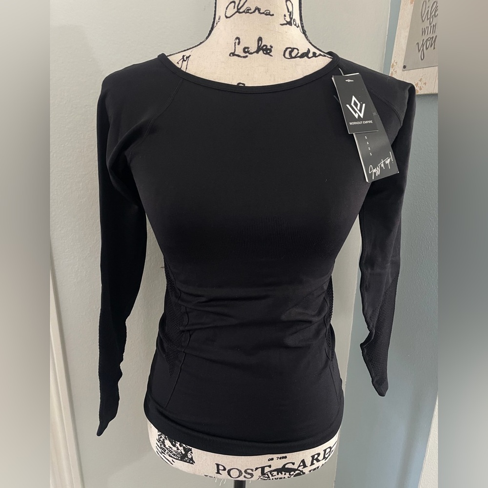 NWT Workout Empire Sculpt Long Sleeve Obsidian Fitted Top-Size XS/S
